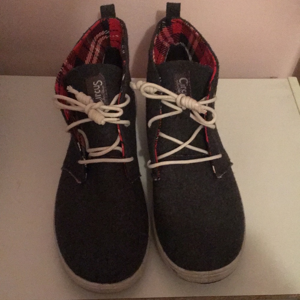 Sam Edelman grey sneakers